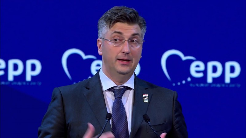 ANDREJ PLENKOVIĆ: pred teškim zadaćama kooridiniranja s EU, i izborima u HDZ i Hrvatskoj